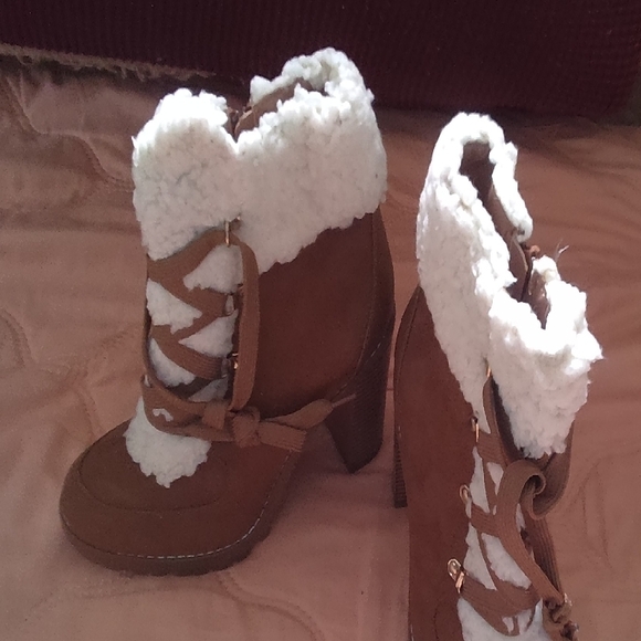 BCBGeneration Brown and White Heeled Boots with Lace-Up Design - Picture 3 of 6